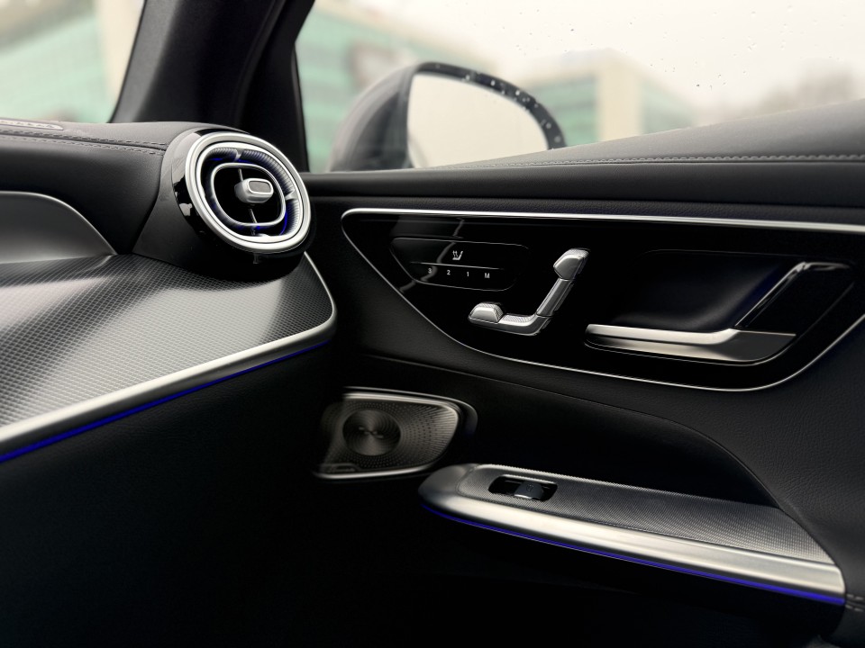 Mercedes-Benz GLC 300e 4MATIC AMG Line - foto 28