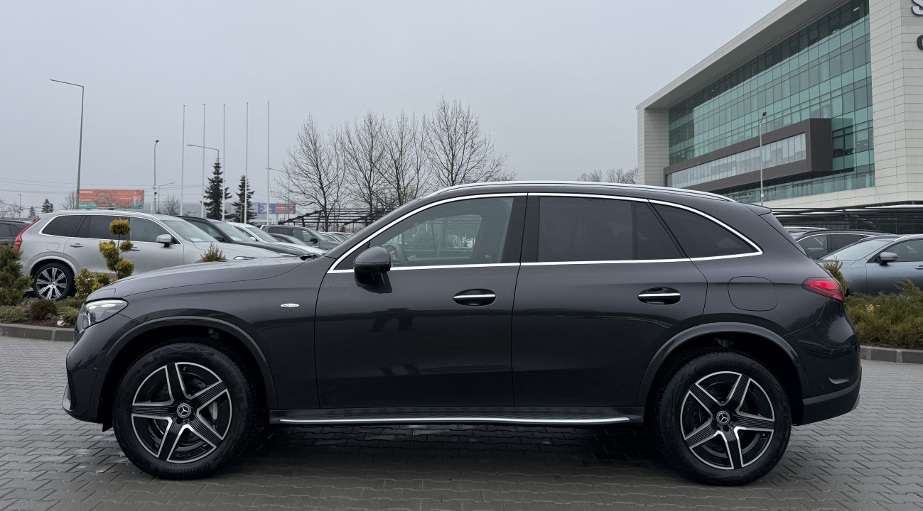 Mercedes-Benz GLC 300e 4MATIC AMG Line - foto 6