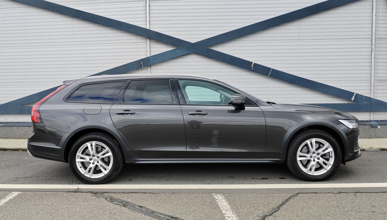 Volvo V90 Cross Country D4 AWD Geartronic Advanced Edition (3)
