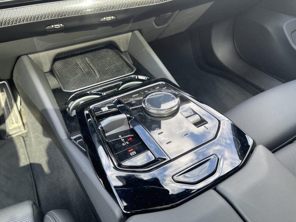 BMW Seria 5 520d - foto 7