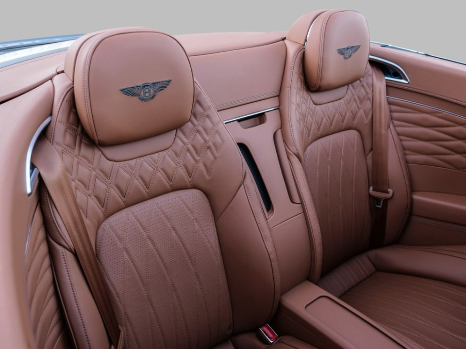 Bentley Continental GTC Azure V8 - foto 17