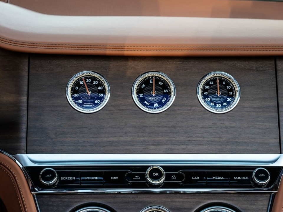 Bentley Continental GTC Azure V8 - foto 18