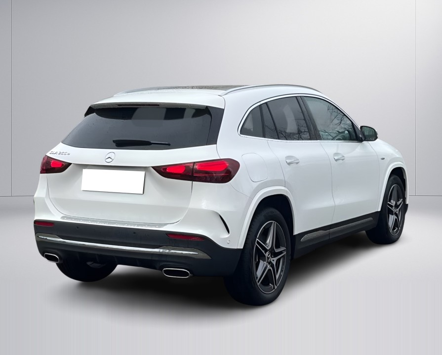 Mercedes-Benz GLA 250e AMG (3)