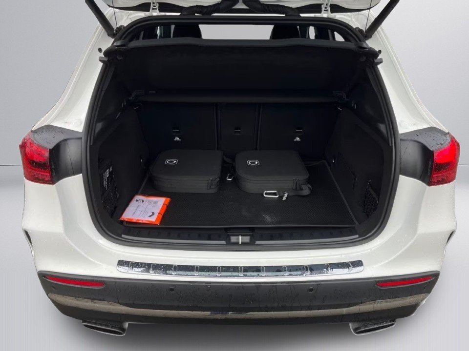 Mercedes-Benz GLA 250e AMG - foto 16