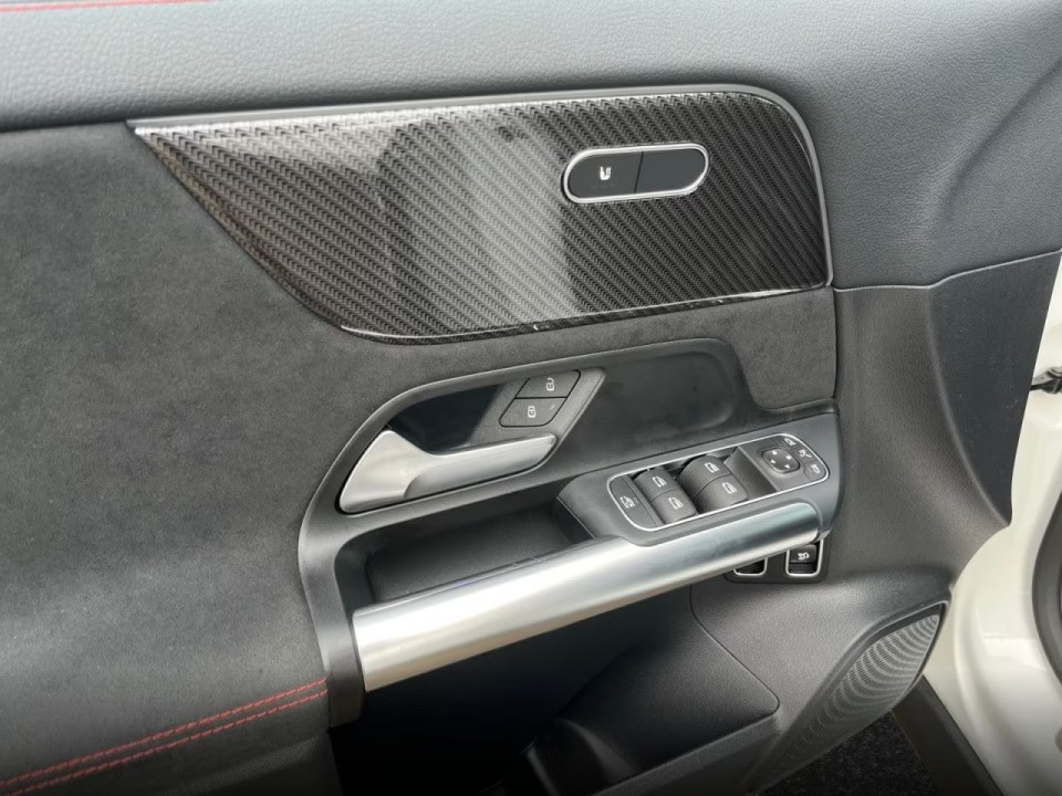 Mercedes-Benz GLA 250e AMG - foto 15