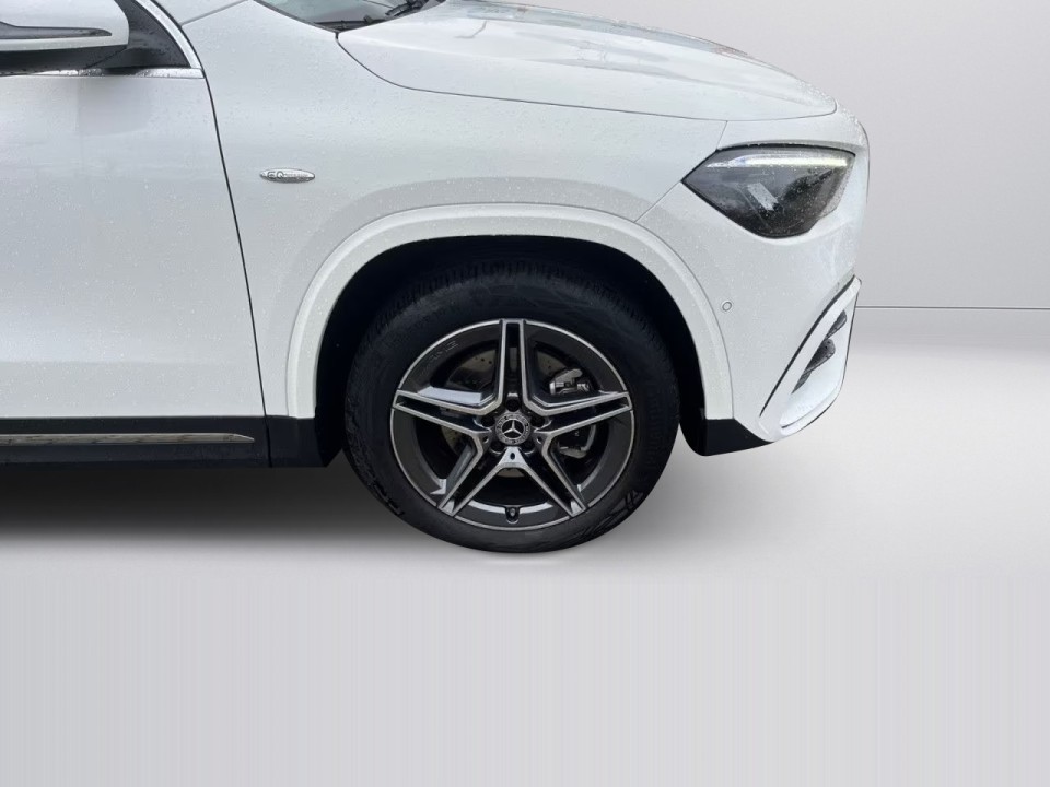 Mercedes-Benz GLA 250e AMG - foto 17