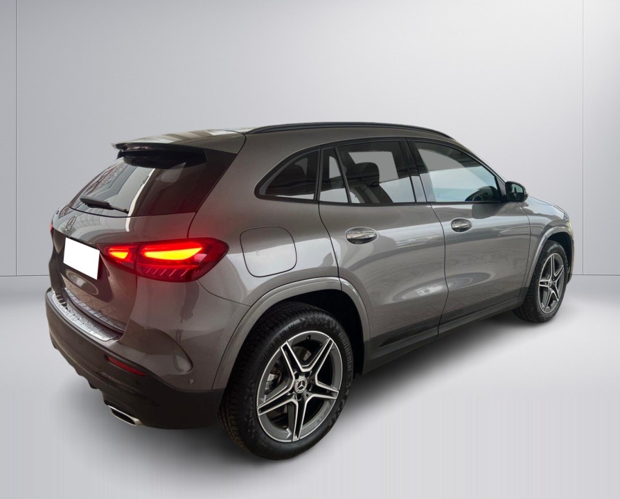 Mercedes-Benz GLA 250e AMG (3)