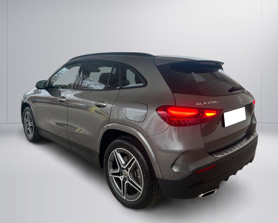 Mercedes-Benz GLA 250e AMG (5)