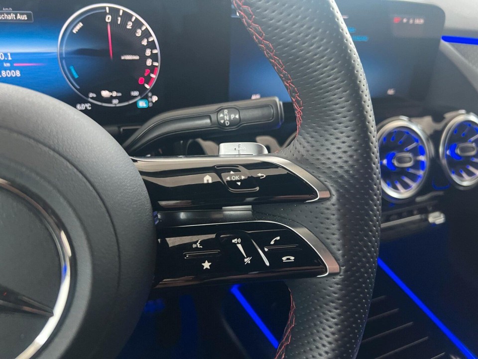 Mercedes-Benz GLA 250e AMG - foto 16