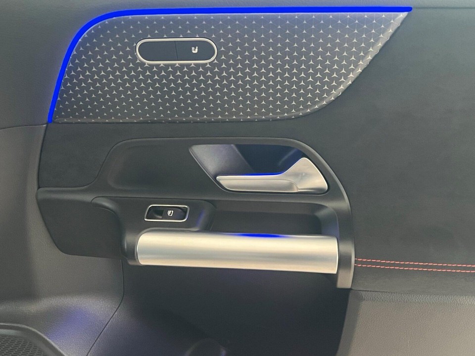 Mercedes-Benz GLA 250e AMG - foto 17