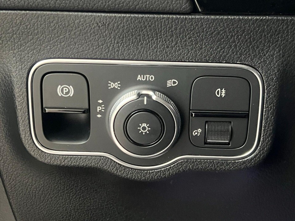 Mercedes-Benz GLA 250e AMG - foto 18