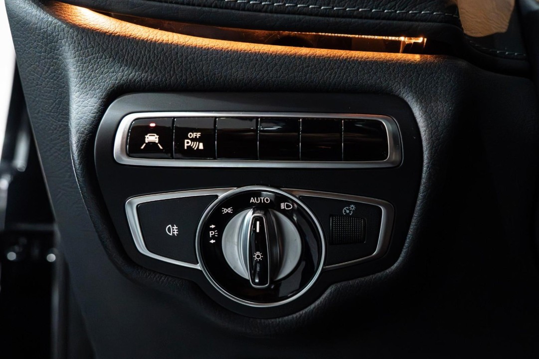 Mercedes-Benz G 400d AMG - foto 16