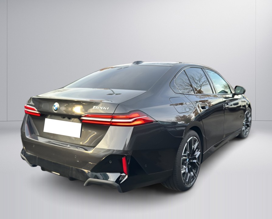 BMW Seria 5 520d sDrive M-Sport (2)