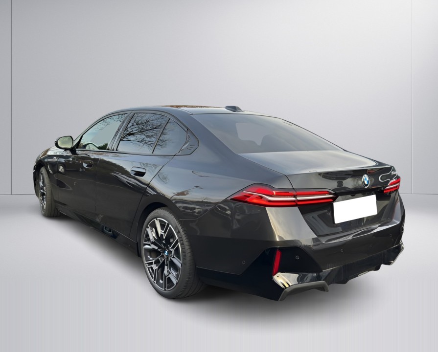 BMW Seria 5 520d sDrive M-Sport (4)