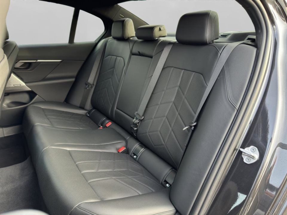 BMW Seria 5 520d sDrive M-Sport - foto 10