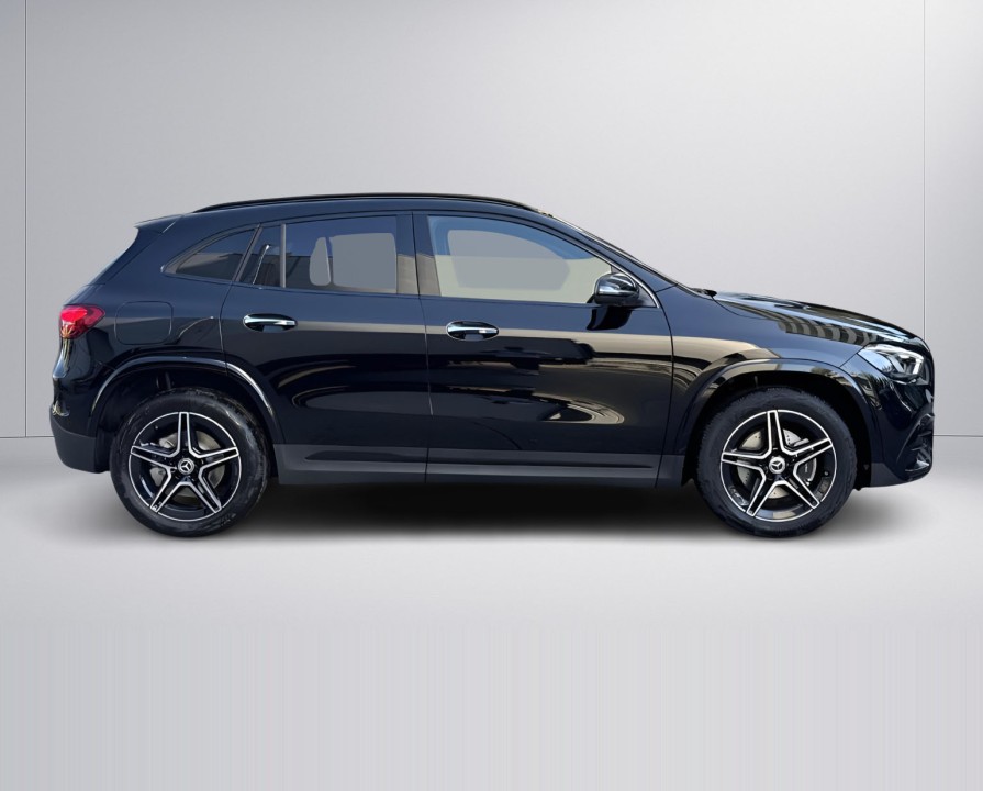 Mercedes-Benz GLA 250e (2)