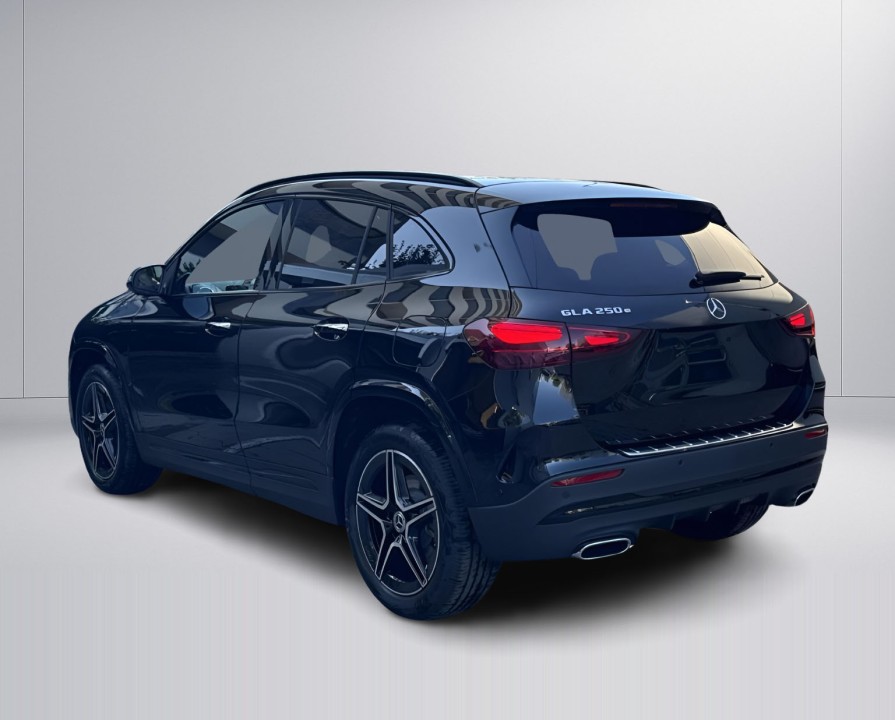 Mercedes-Benz GLA 250e (5)