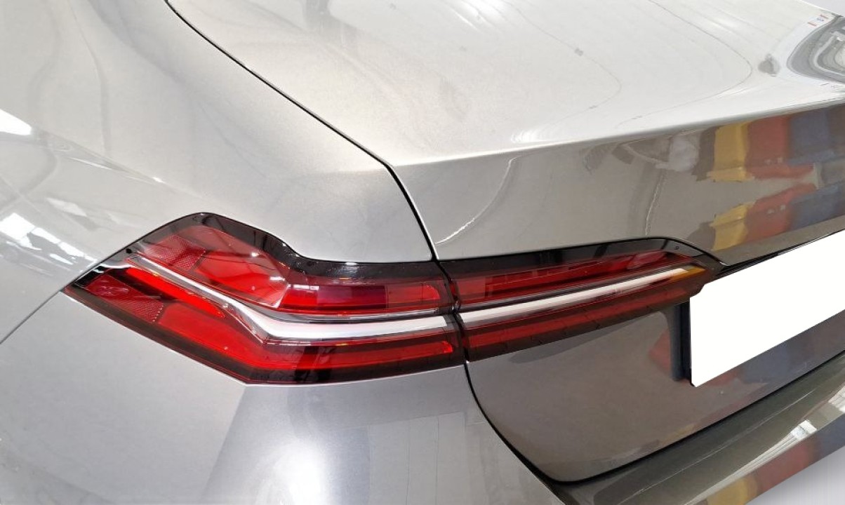 BMW Seria 5 520d - foto 15