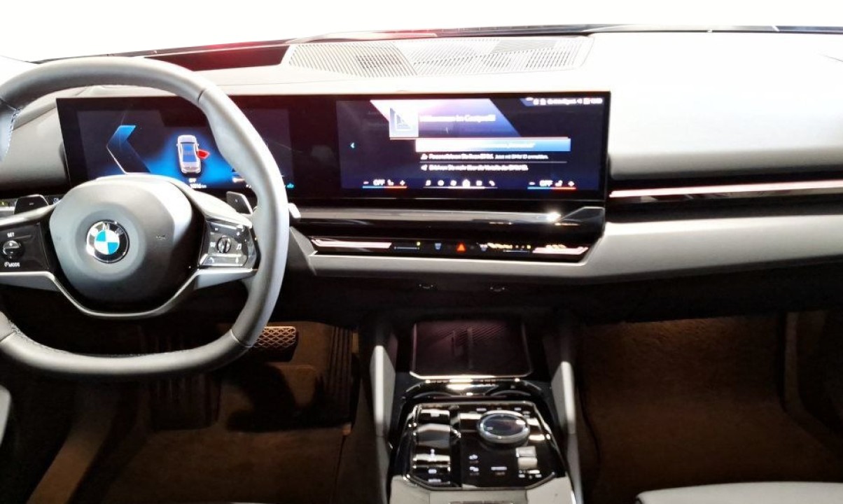 BMW Seria 5 520d (4)