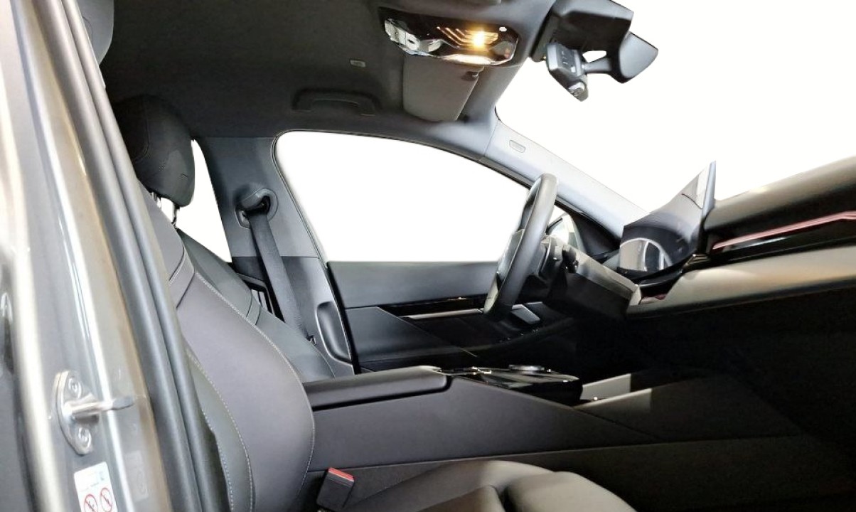 BMW Seria 5 520d - foto 8