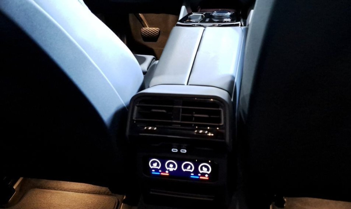 BMW Seria 5 520d - foto 11