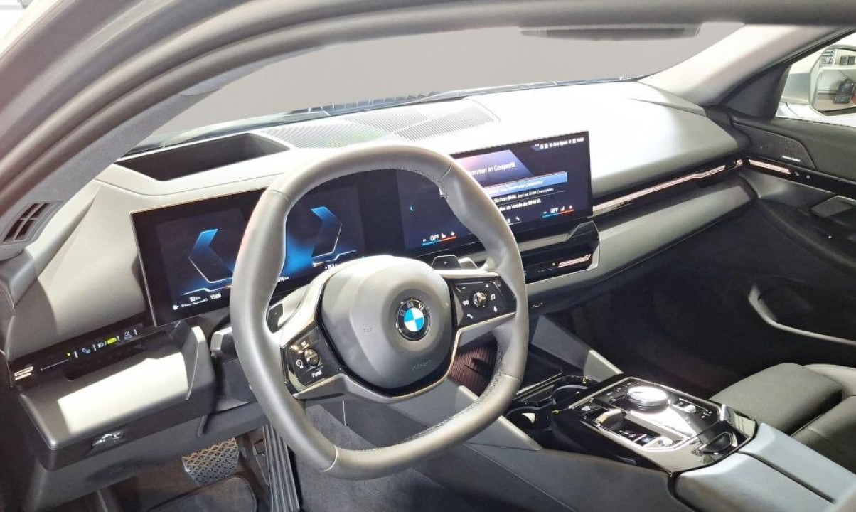 BMW Seria 5 520d (5)