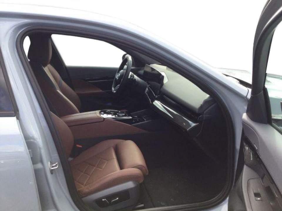 BMW Seria 5 520i - foto 6