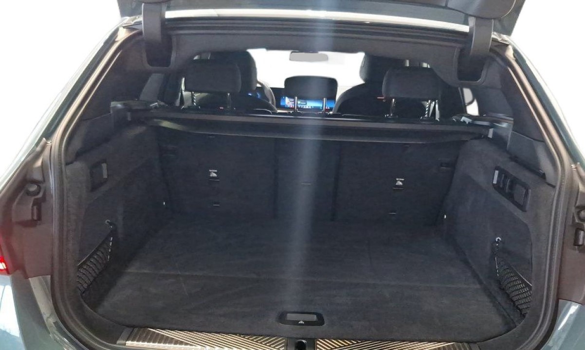 BMW Seria 5 520d Touring M-Sport - foto 15