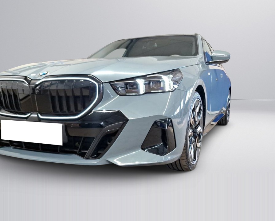BMW Seria 5 520d Touring M-Sport (4)