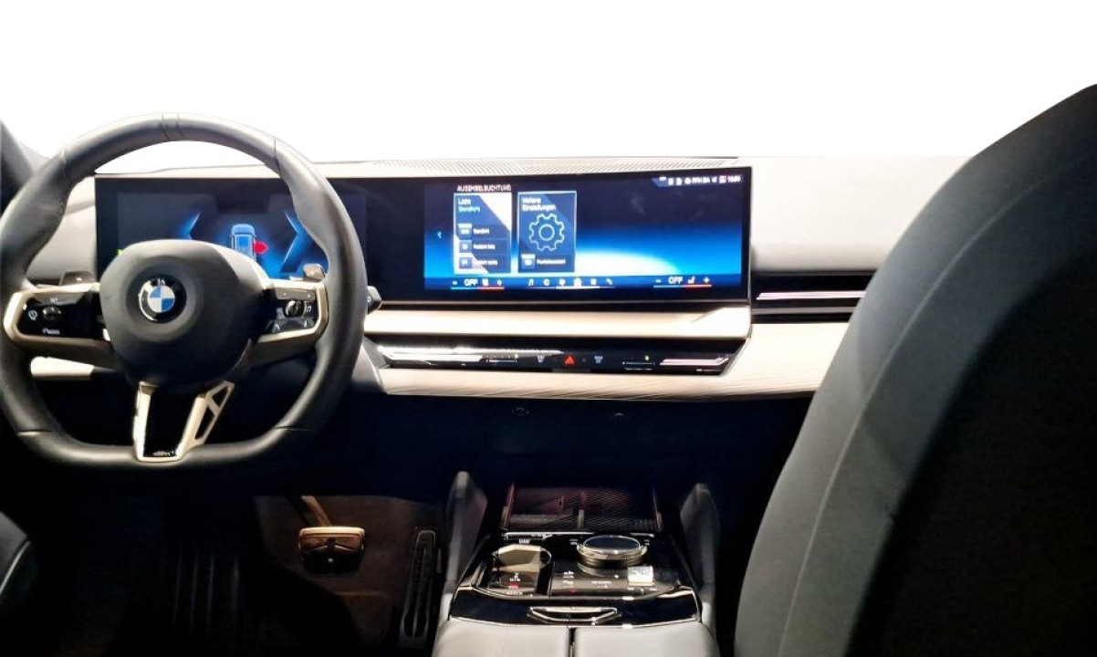 BMW Seria 5 520d Touring M-Sport - foto 6