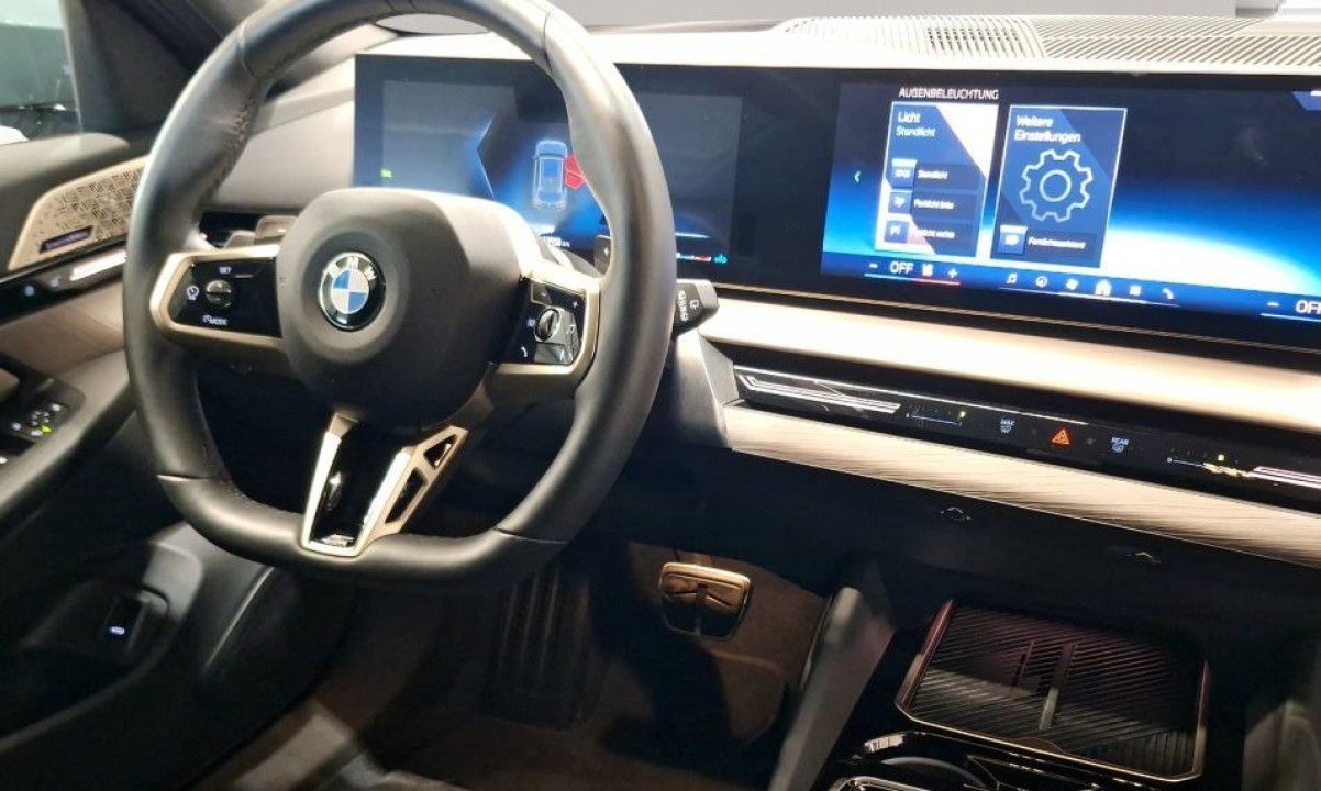 BMW Seria 5 520d Touring M-Sport - foto 7