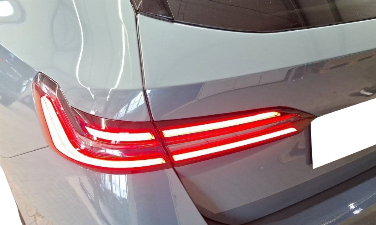 BMW Seria 5 520d Touring M-Sport - foto 16