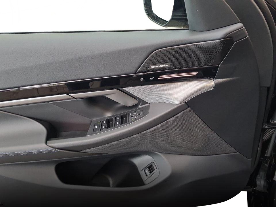 BMW Seria 5 520i Touring - foto 12