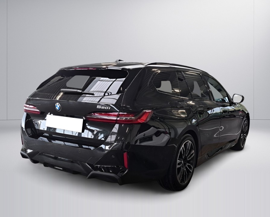 BMW Seria 5 520i Touring (3)