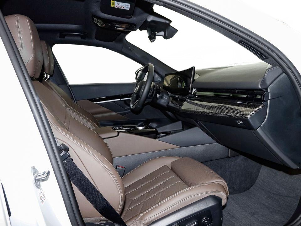 BMW Seria 5 520d - foto 6