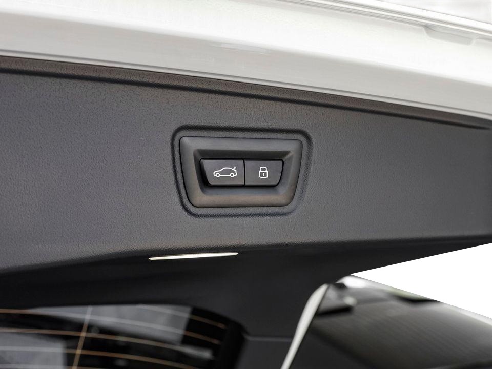 BMW Seria 5 520d - foto 12