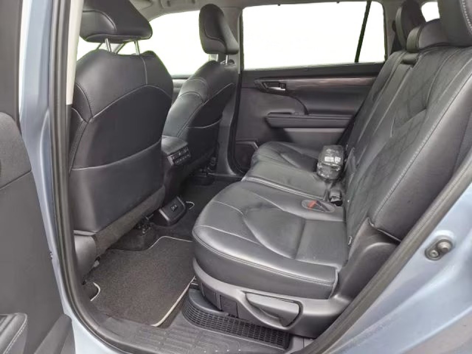 Toyota Highlander Luxury - foto 12