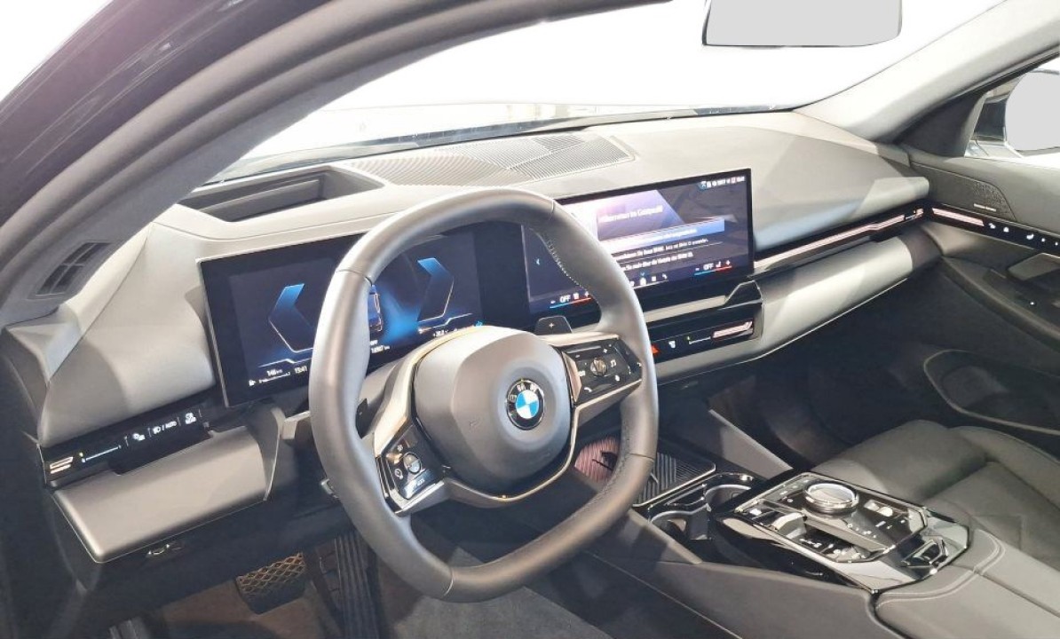 BMW Seria 5 520d xDrive (4)