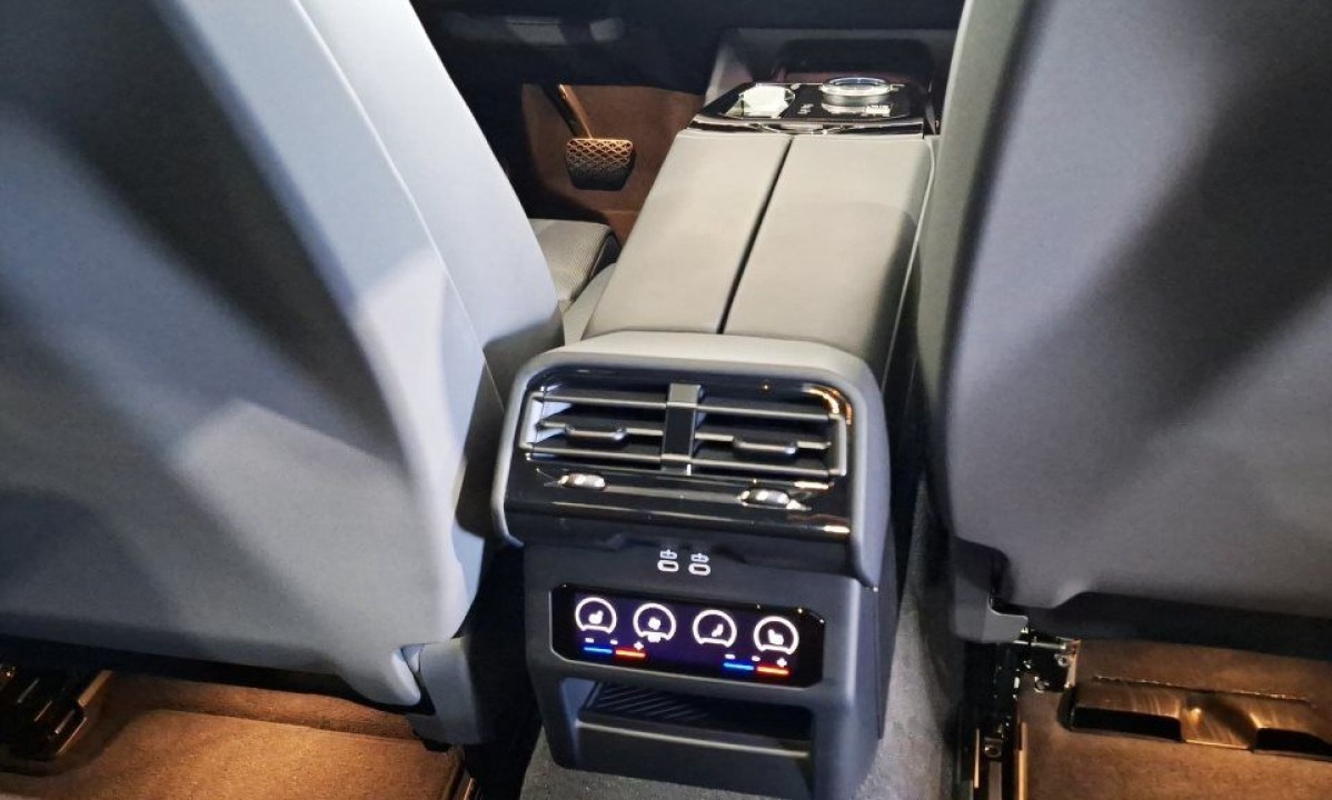 BMW Seria 5 520d xDrive - foto 11