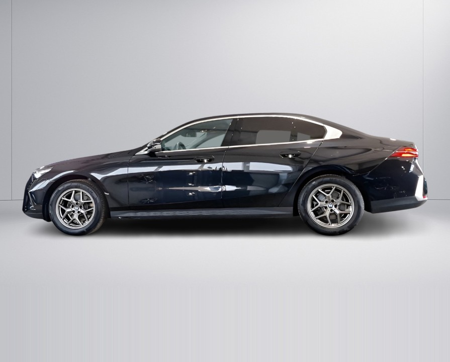 BMW Seria 5 520d xDrive (2)