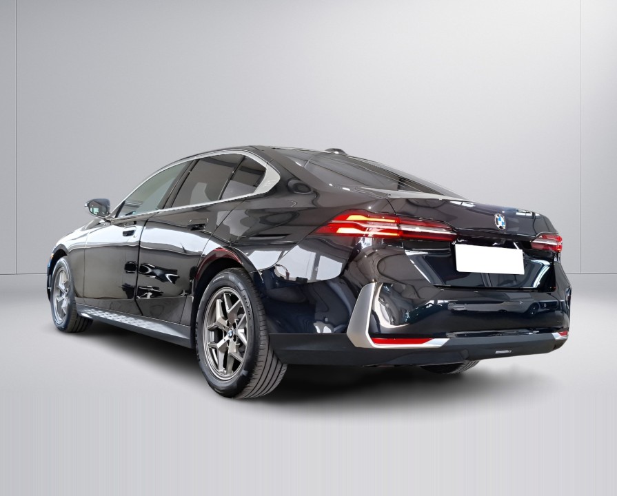 BMW Seria 5 520d xDrive (3)