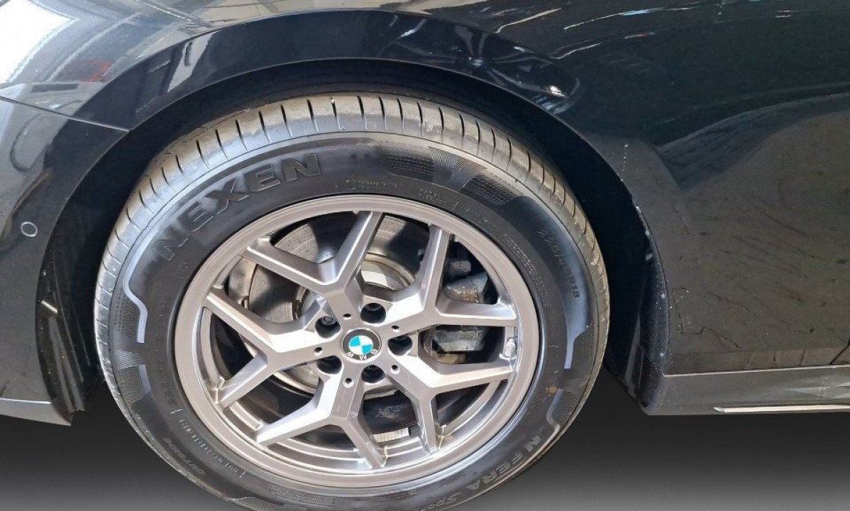 BMW Seria 5 520d xDrive - foto 17