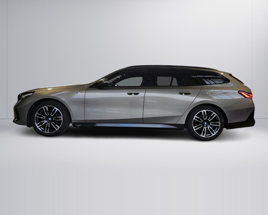 BMW Seria 5 520i Touring M-Sport (4)