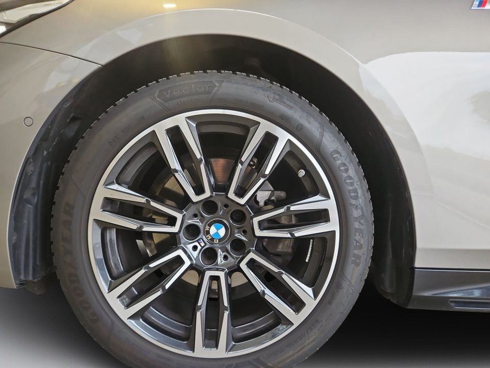 BMW Seria 5 520i Touring M-Sport - foto 17