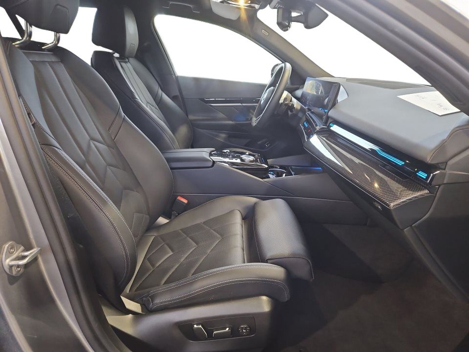 BMW Seria 5 520i Touring M-Sport - foto 11