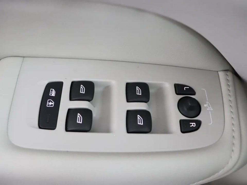 Volvo XC 60 T6 - foto 30