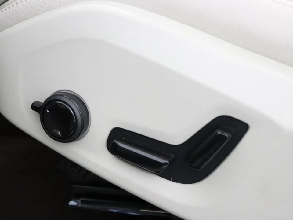 Volvo XC 60 T6 - foto 33