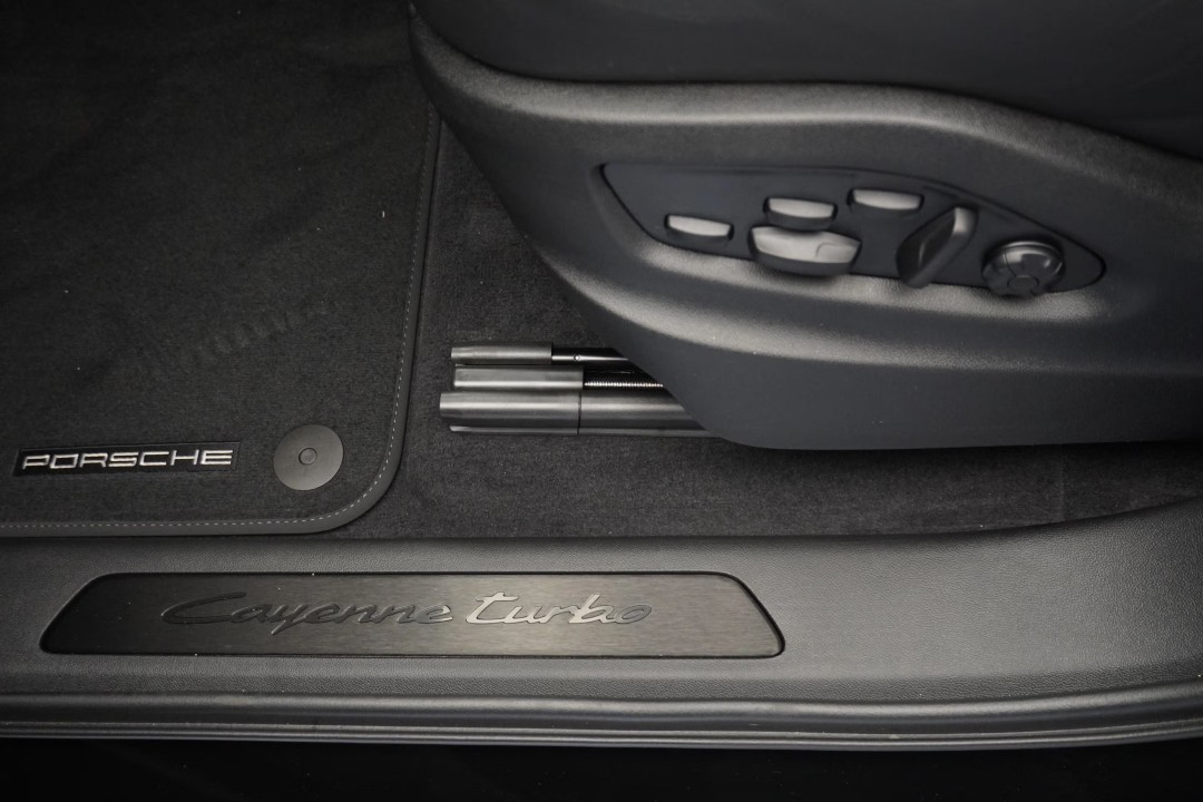 Porsche Cayenne Turbo E-Hybrid - foto 31