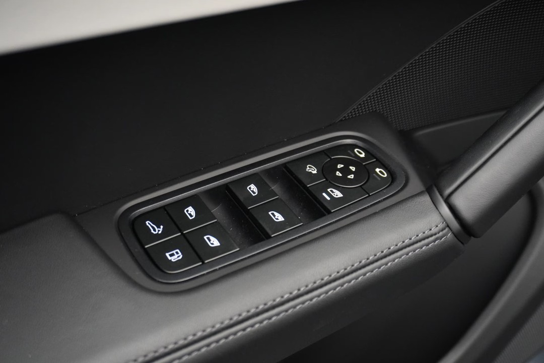 Porsche Cayenne Turbo E-Hybrid - foto 27