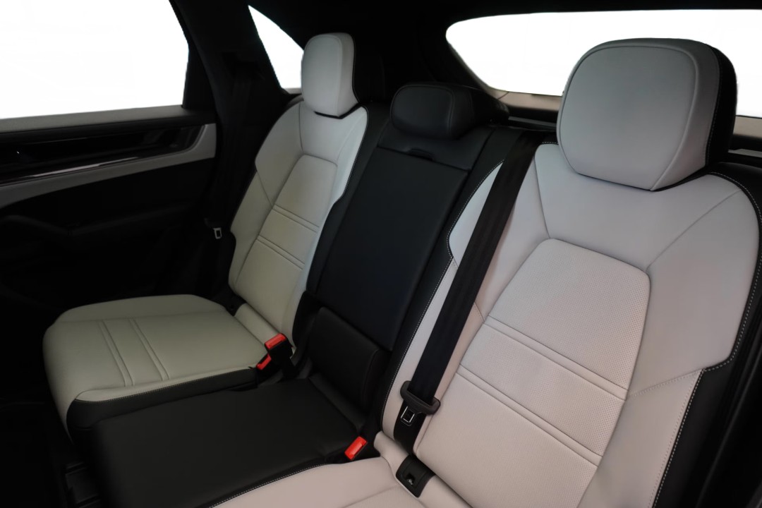 Porsche Cayenne Turbo E-Hybrid - foto 22